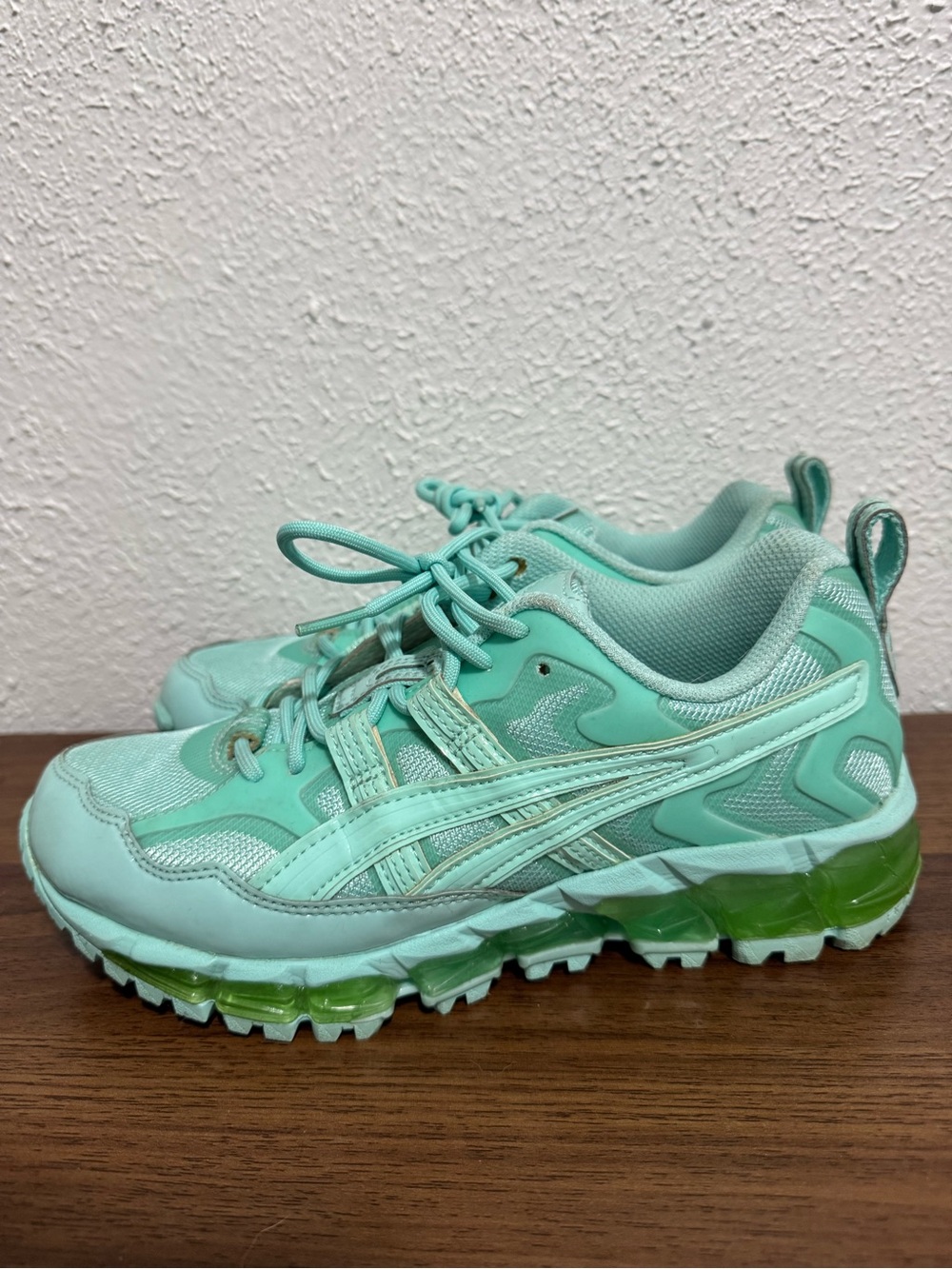 ASICS x GmbH Gel-Nandi 360 Skylight
size 4.5 Youth and 5.5-6 Women’s